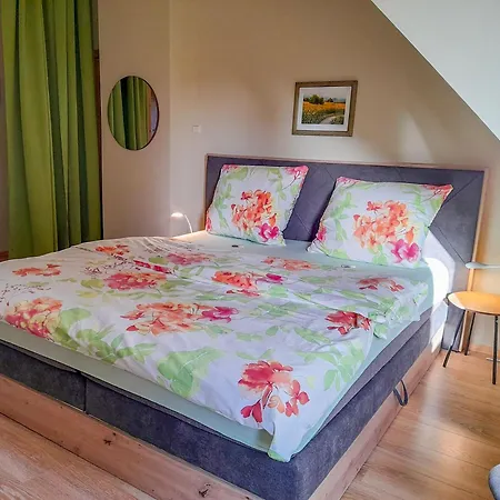 Am Waldrand * Ahrenshagen