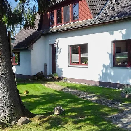 Am Waldrand Ahrenshagen